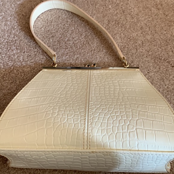 Purse - Picture 2 of 4